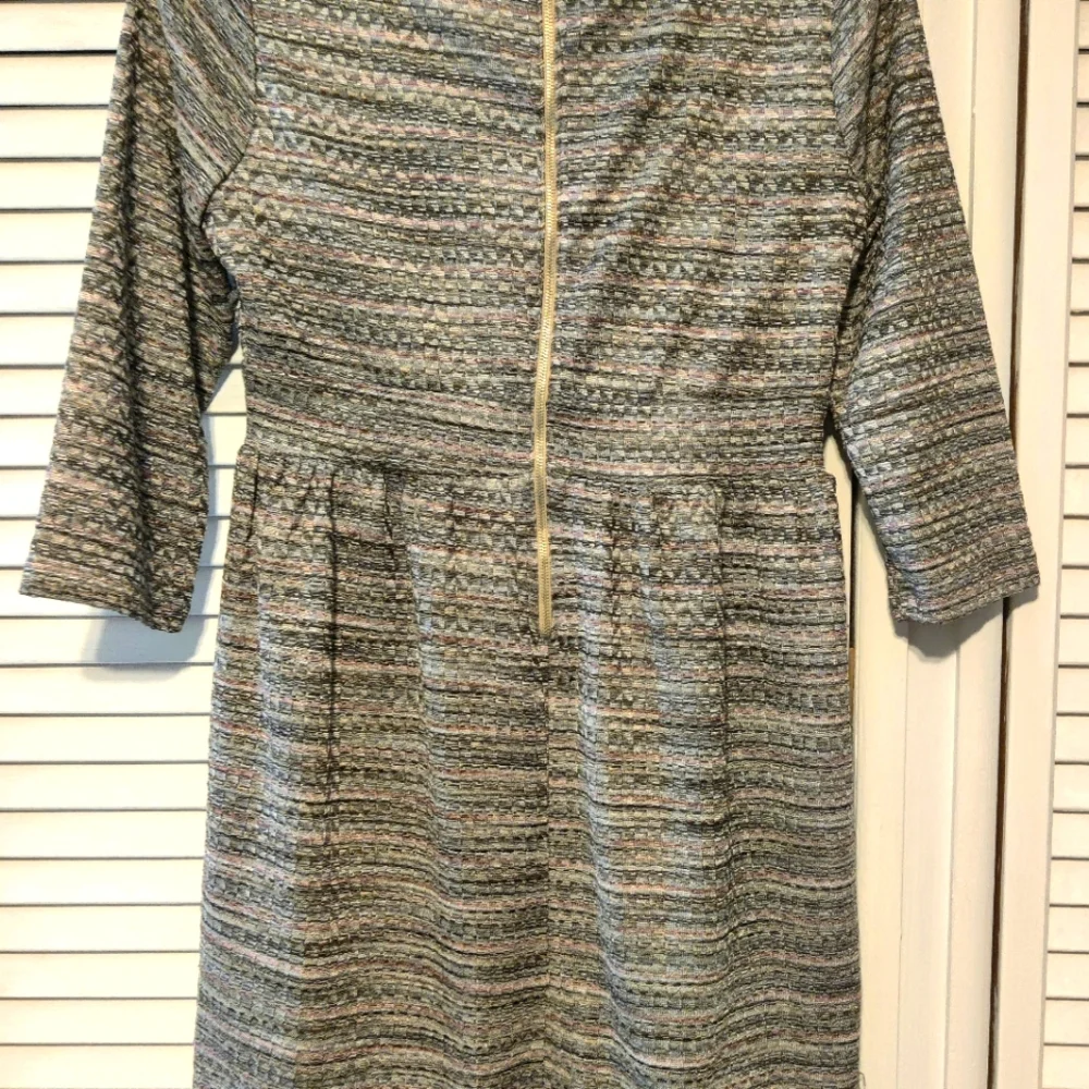 Clothing - Picture 16 of 16